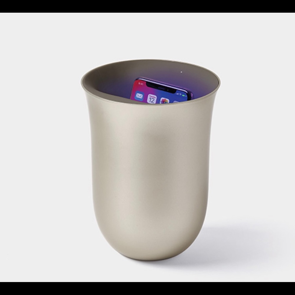 Oblio wireless charger and UV cleaner